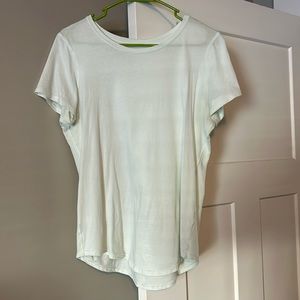 Lululemon t-shirt - size 6